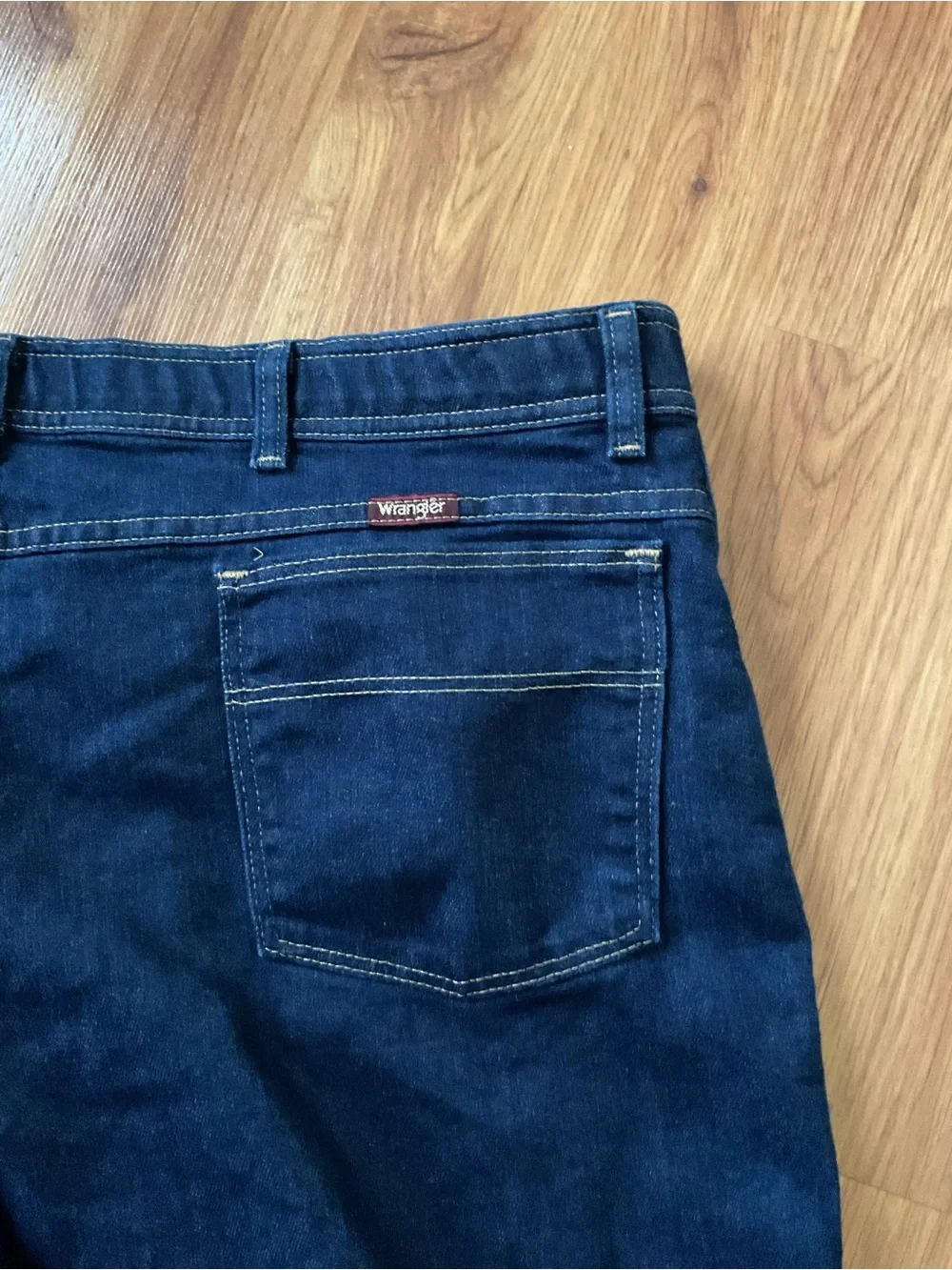 Men’s Vintage Wrangler Dark Wash Straight Jeans Size 44x30